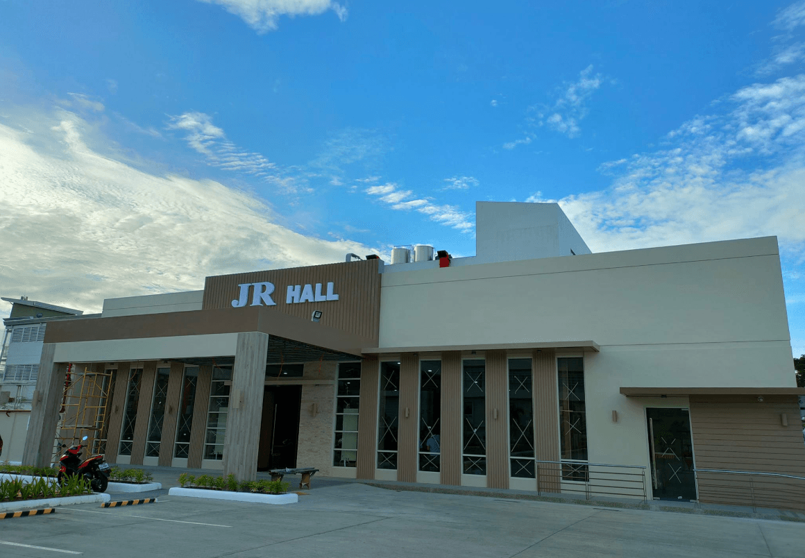 JR Hall, Diversion 21 Hotel